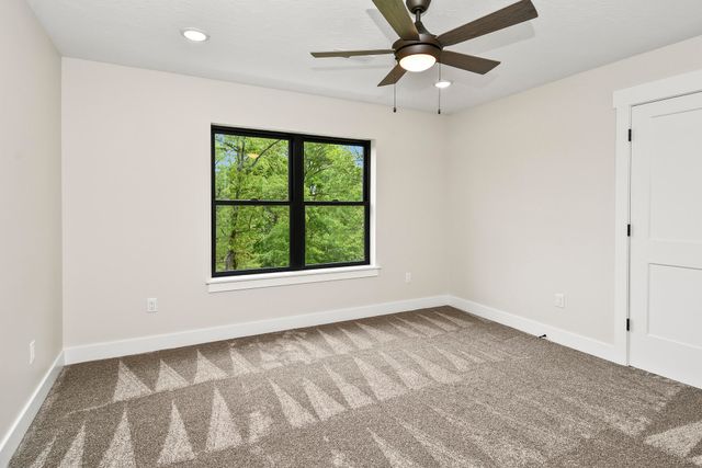 1 Top Lane, Lampe, MO 65681