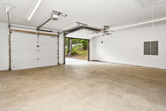 1 Top Lane, Lampe, MO 65681