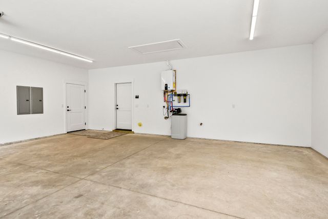 1 Top Lane, Lampe, MO 65681