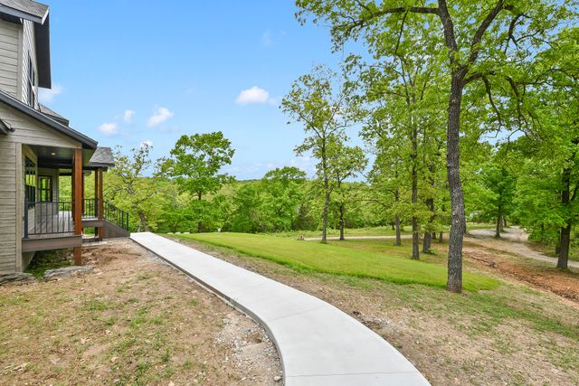 1 Top Lane, Lampe, MO 65681