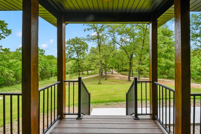 1 Top Lane, Lampe, MO 65681