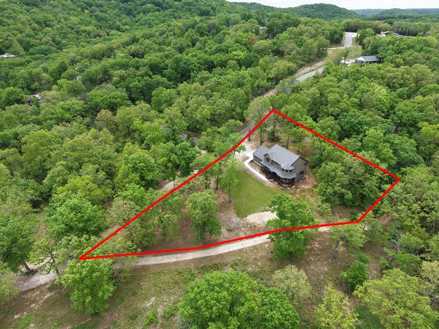 1 Top Lane, Lampe, MO 65681