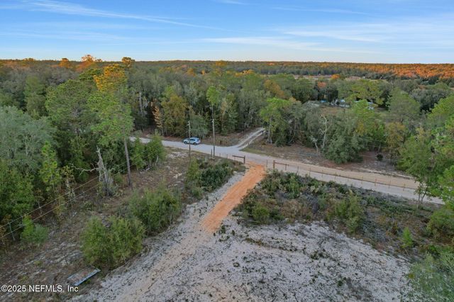 161 WINDY HILLS Road, Hawthorne, FL 32640