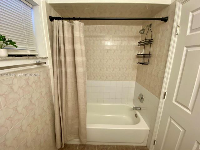 1112 N 61st Ter B, Hollywood, FL 33024