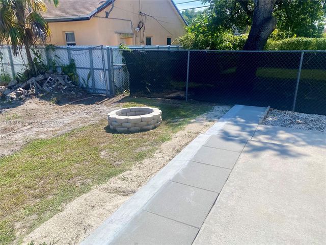 1112 N 61st Ter B, Hollywood, FL 33024
