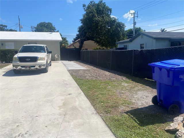 1112 N 61st Ter B, Hollywood, FL 33024
