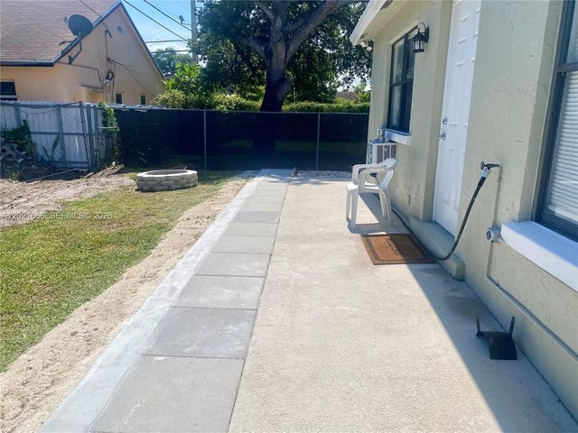 1112 N 61st Ter B, Hollywood, FL 33024