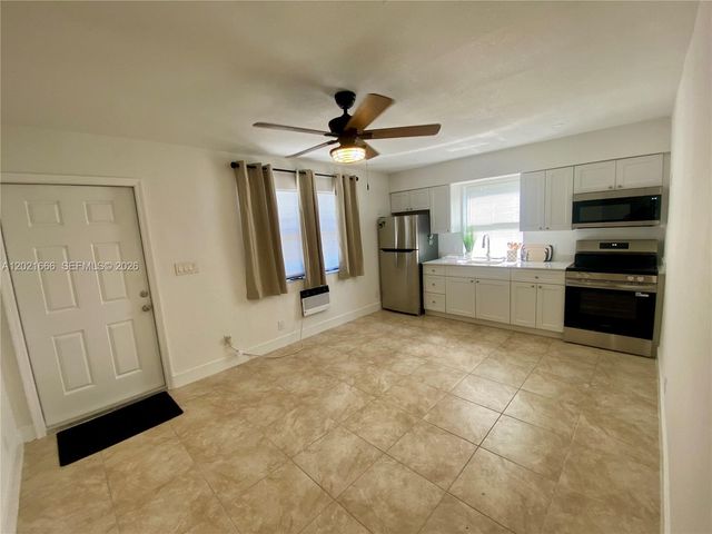 1112 N 61st Ter B, Hollywood, FL 33024