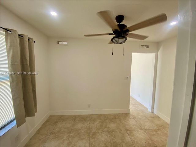 1112 N 61st Ter B, Hollywood, FL 33024