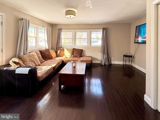 515 CAPITOL HEIGHTS BLVD, Capitol Heights, MD 20743