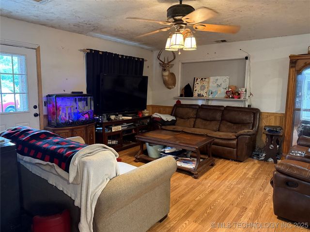 14480 E 400 Road, Claremore, OK 74017