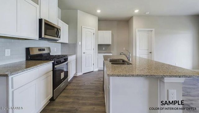 1503 Colonel Ridge, New Iberia, LA 70560