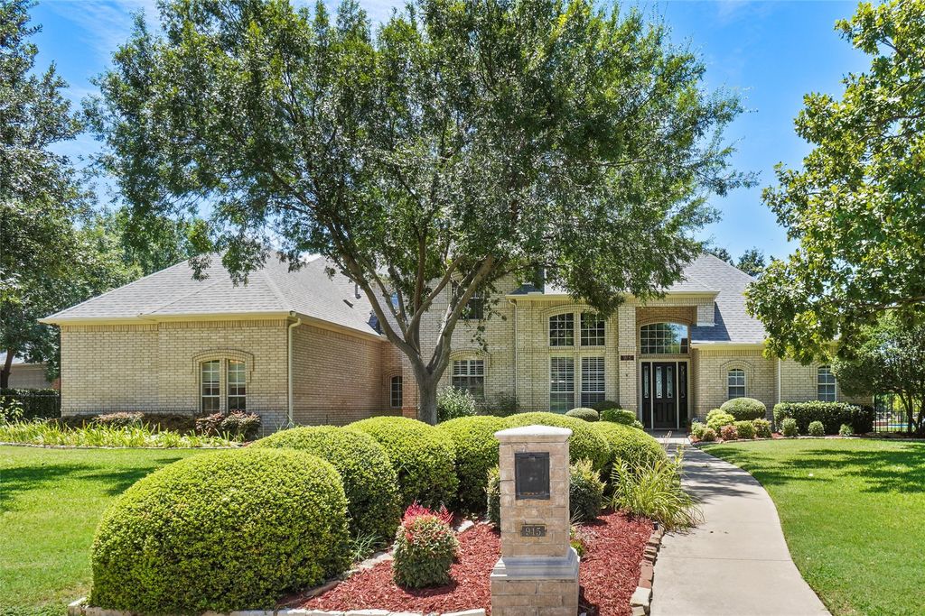 915 Brazos Drive, Southlake, TX 76092