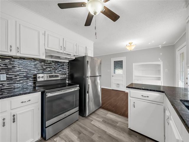 1219 N Atherton Road, Independence, MO 64056