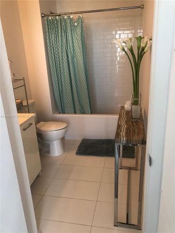 151 SE 1 St PH 10, Miami, FL 33131