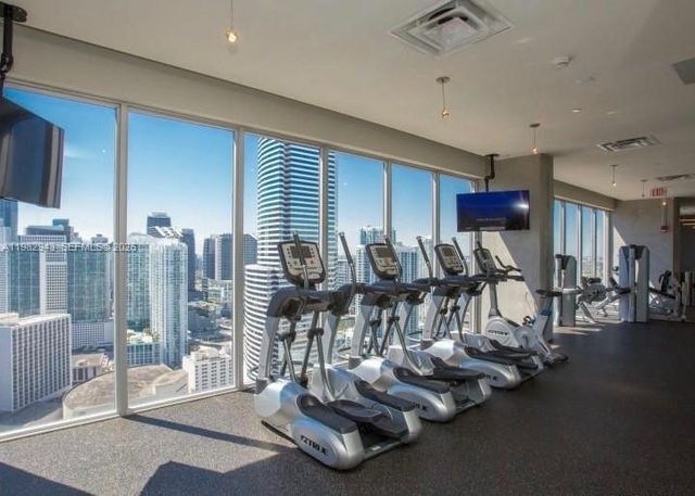 151 SE 1 St PH 10, Miami, FL 33131