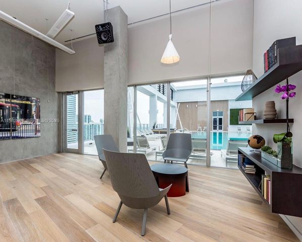 151 SE 1 St PH 10, Miami, FL 33131