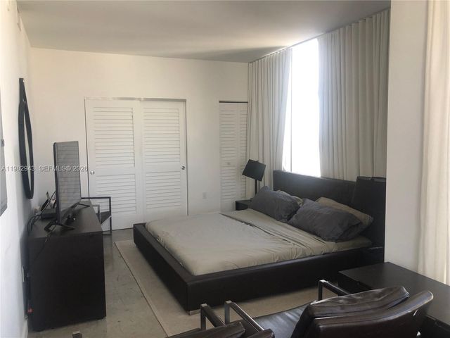 151 SE 1 St PH 10, Miami, FL 33131