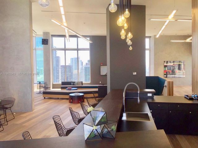 151 SE 1 St PH 10, Miami, FL 33131