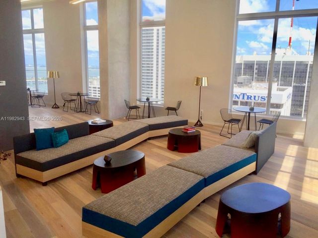 151 SE 1 St PH 10, Miami, FL 33131