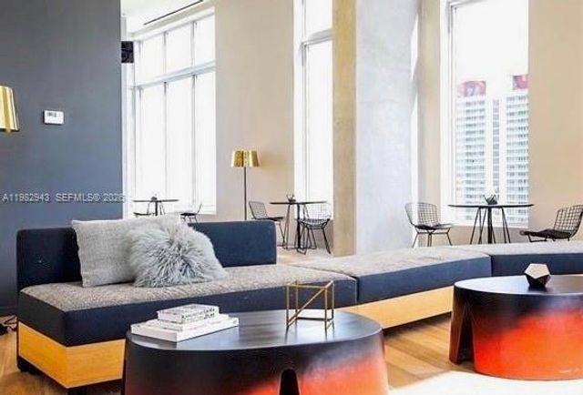 151 SE 1 St PH 10, Miami, FL 33131