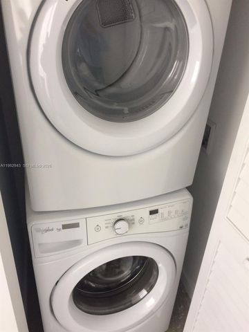 151 SE 1 St PH 10, Miami, FL 33131