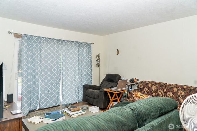 2005 Tibbetts #213, Longview, WA 98632