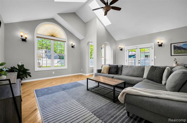 3825 Elmhurst Avenue, Royal Oak, MI 48073