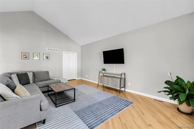 3825 Elmhurst Avenue, Royal Oak, MI 48073