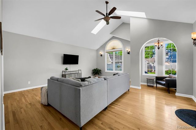3825 Elmhurst Avenue, Royal Oak, MI 48073