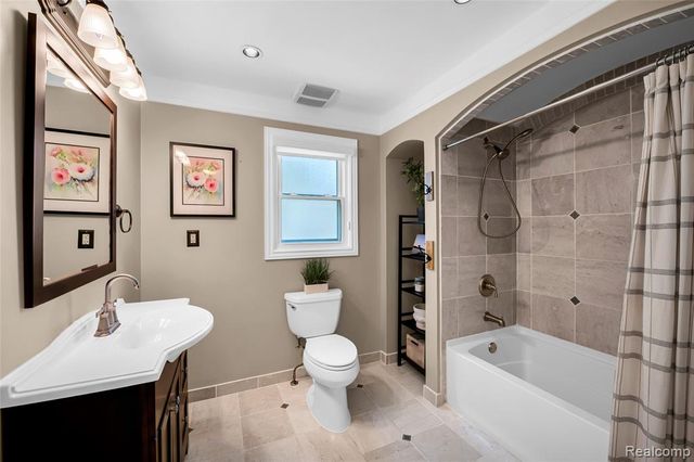 3825 Elmhurst Avenue, Royal Oak, MI 48073