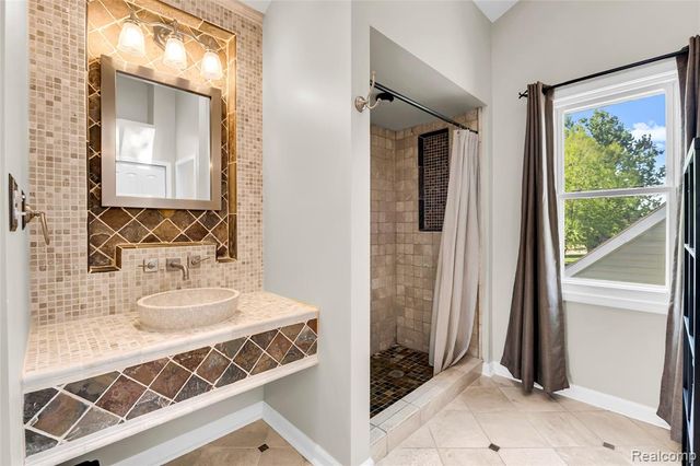 3825 Elmhurst Avenue, Royal Oak, MI 48073