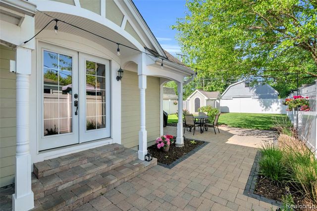 3825 Elmhurst Avenue, Royal Oak, MI 48073