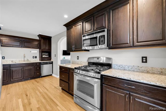 3825 Elmhurst Avenue, Royal Oak, MI 48073