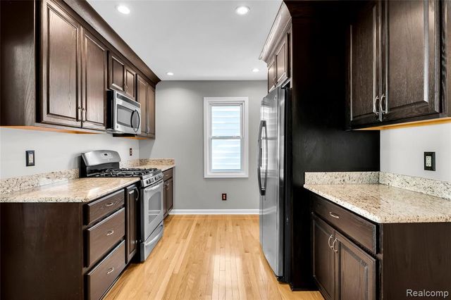 3825 Elmhurst Avenue, Royal Oak, MI 48073