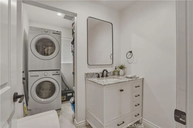 8839 Cedros Avenue 3, Panorama City, CA 91402