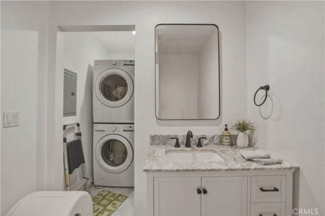 8839 Cedros Avenue 3, Panorama City, CA 91402