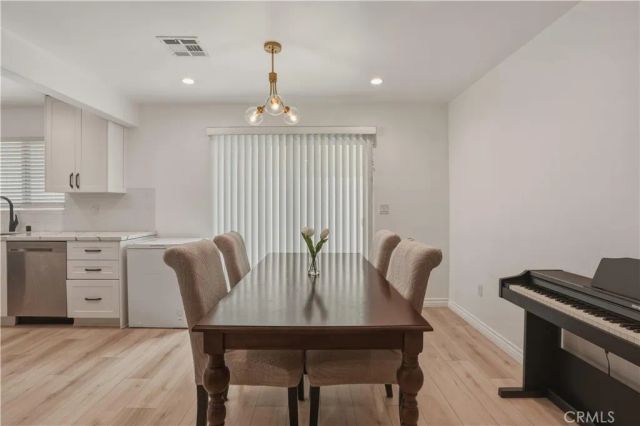 8839 Cedros Avenue 3, Panorama City, CA 91402