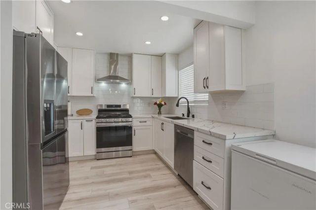 8839 Cedros Avenue 3, Panorama City, CA 91402
