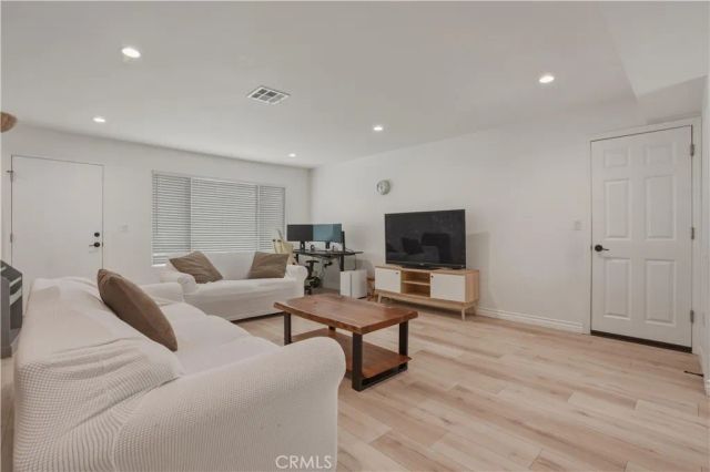 8839 Cedros Avenue 3, Panorama City, CA 91402