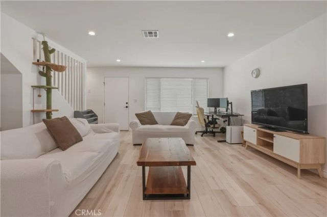 8839 Cedros Avenue 3, Panorama City, CA 91402