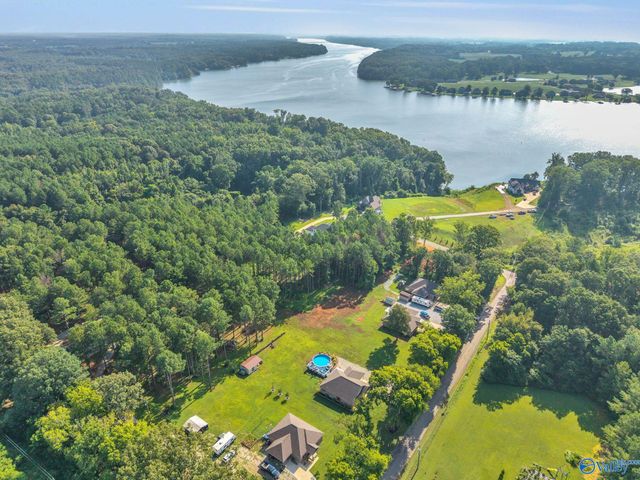 106 County Road 632, Rogersville, AL 35652