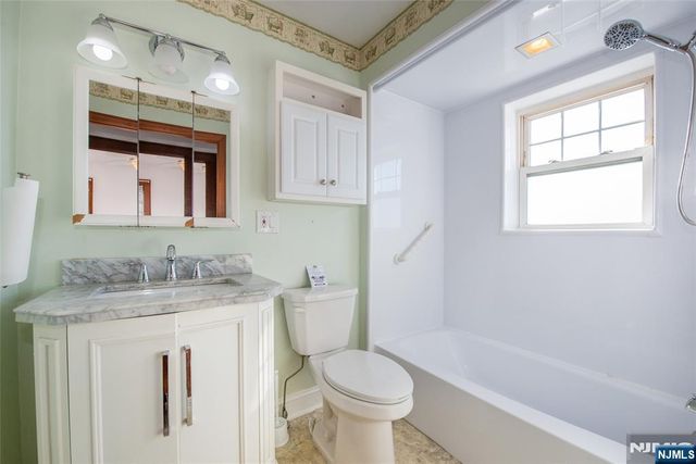 39 Roosevelt Street, North Arlington, NJ 07031