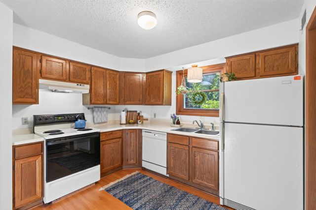 7246 Allen Court, Eden Prairie, MN 55346