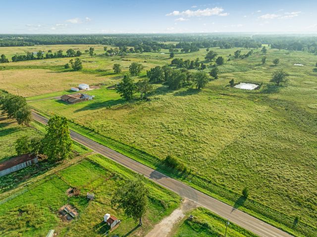 8181 Fm 1840, De Kalb, TX 75559