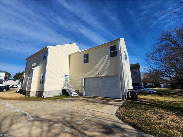 23 Regal WAY, Hampton, VA 23669