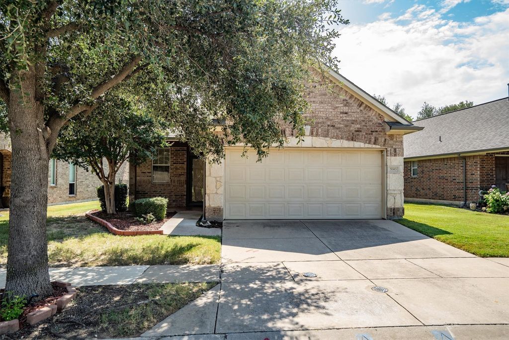 590 Sheldon Road, Lantana, TX 76226