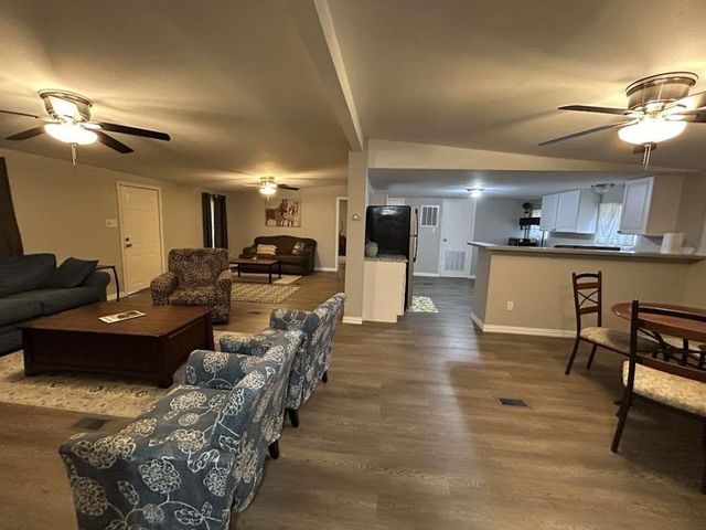 6 Kathy Lane, Huntsville, TX 77320