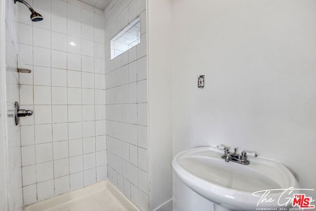 856 W 47th Street, Los Angeles, CA 90037