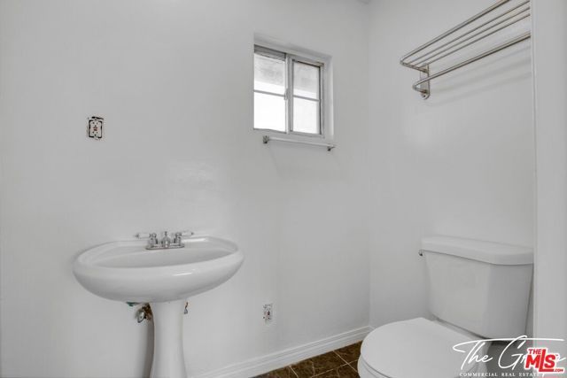 856 W 47th Street, Los Angeles, CA 90037